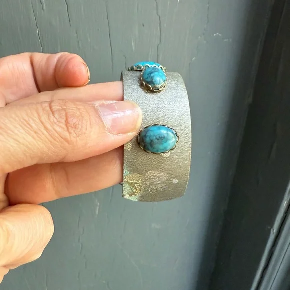 Silver Cuff Bracelet with Turquoise Stones - Picture 4 of 7